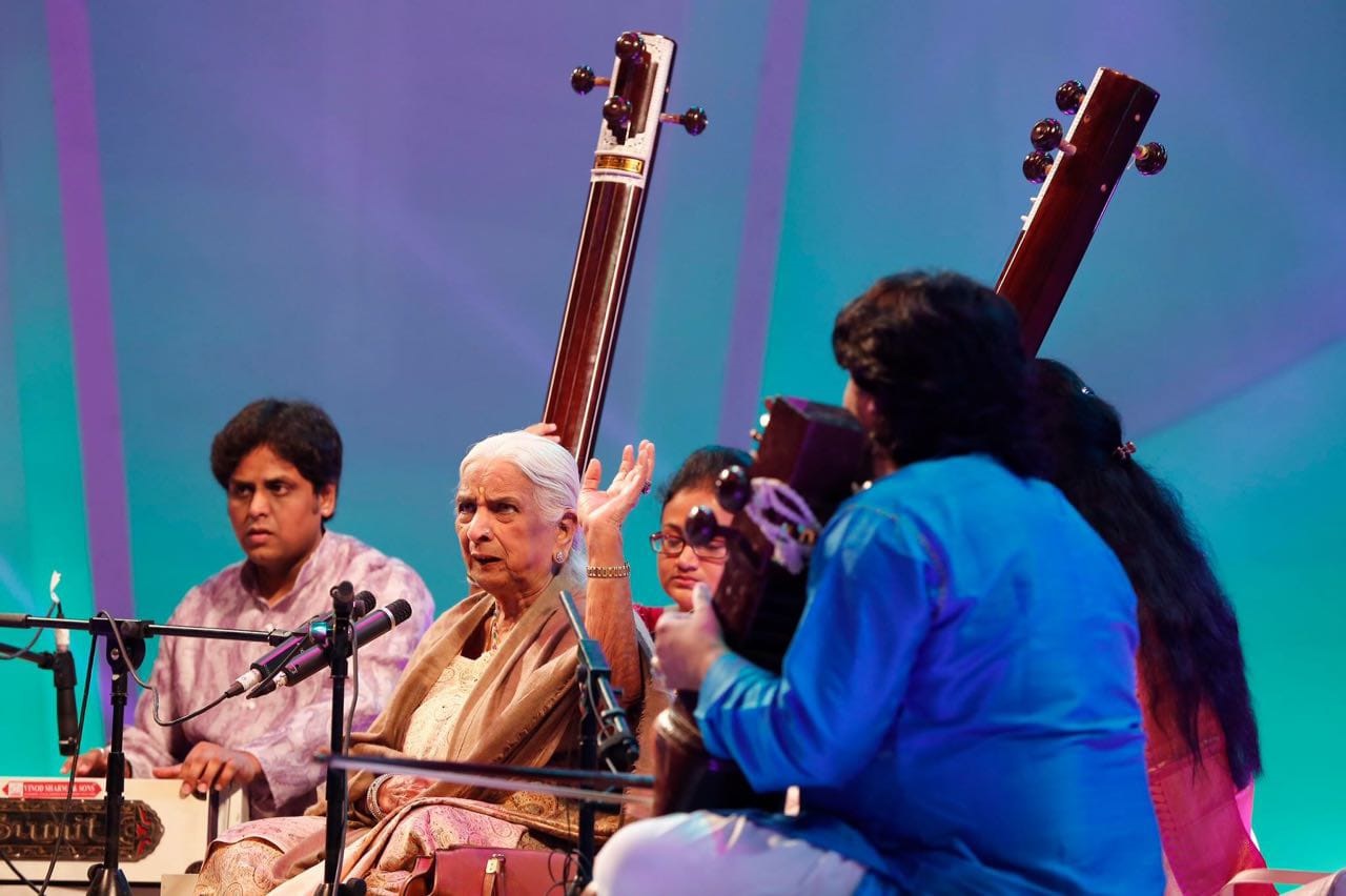 Accompanying Harmonium with doyen of Banaras
                        gharana padmavibushan vidushi Dr. Girija Devi ji