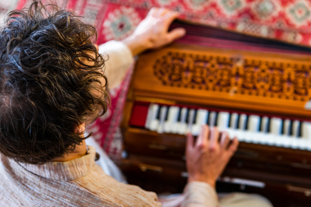 Harmonium image